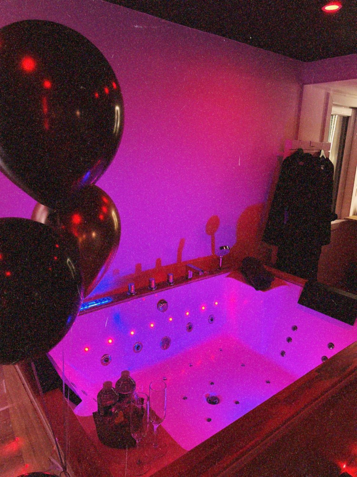 Love Room Haut De Gamme - L'Extase Avec Jacuzzi Violaines Εξωτερικό φωτογραφία