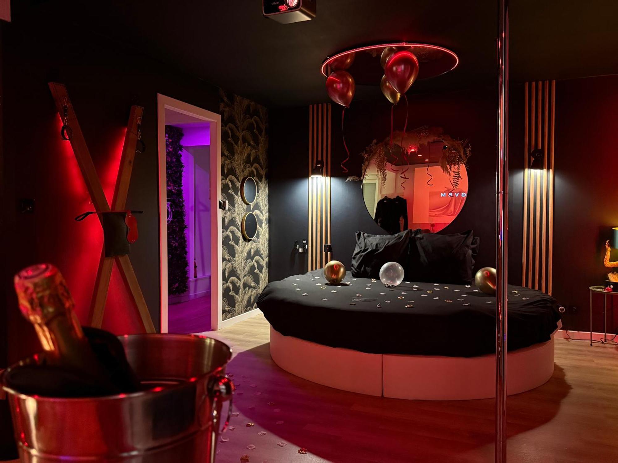 Love Room Haut De Gamme - L'Extase Avec Jacuzzi Violaines Εξωτερικό φωτογραφία